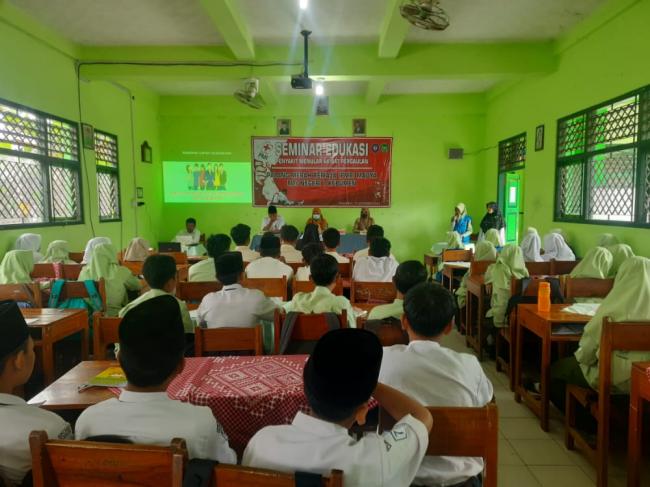 PMR MTsN 7 Kebumen Gelar Seminar Edukasi Penyakit Menular Akibat Pergaulan